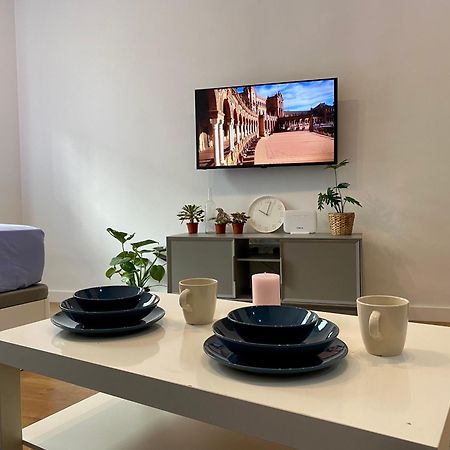 סביליה Moderno Estudio Junto Al Rio מראה חיצוני תמונה